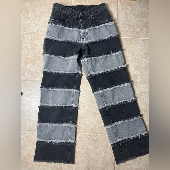 The Ragged Priest - Women's
Infringement Charcoal Black Straight Jeans Size 28 - Picture 4 of 10